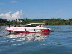 ����Ů�ο���̩��Ǳˮʱ����ͧײ������